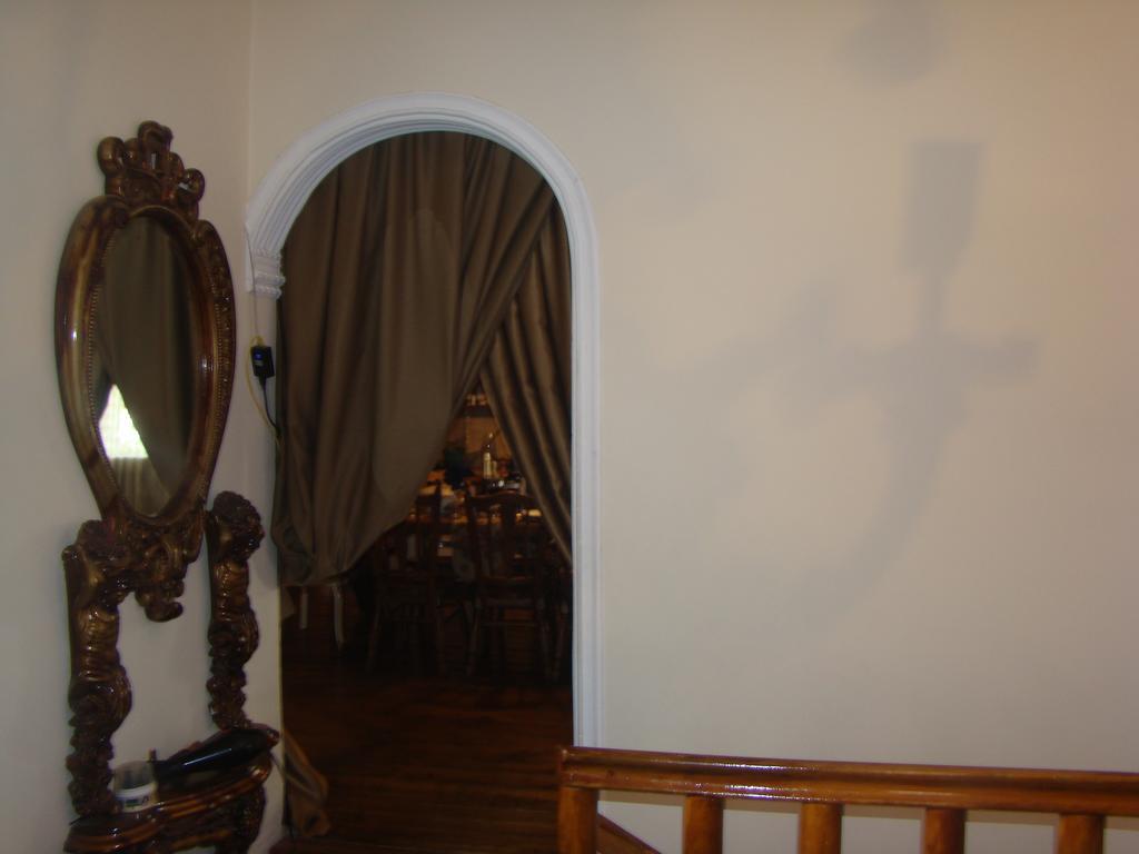 Guest House Temuri Batumi Exterior photo