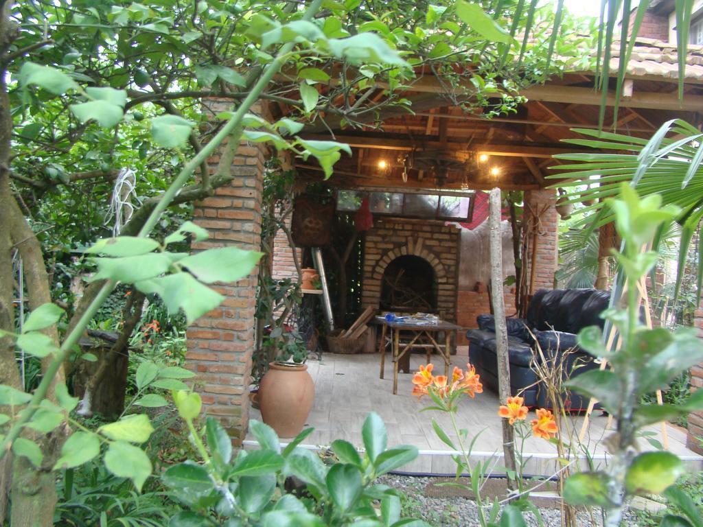 Guest House Temuri Batumi Exterior photo