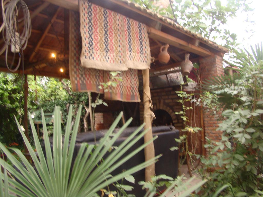 Guest House Temuri Batumi Exterior photo